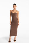 dopasowana długa sukienka maxi do kostek na ramiączkach z prążkowanej bawełny w brązowym kolorze "Chocolate"