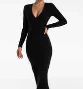 Victoria - prążkowana sukienka midi z dekoltem V - Black