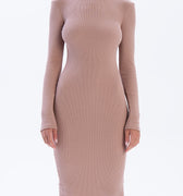 Askja - prążkowana klasyczna sukienka midi z golfem