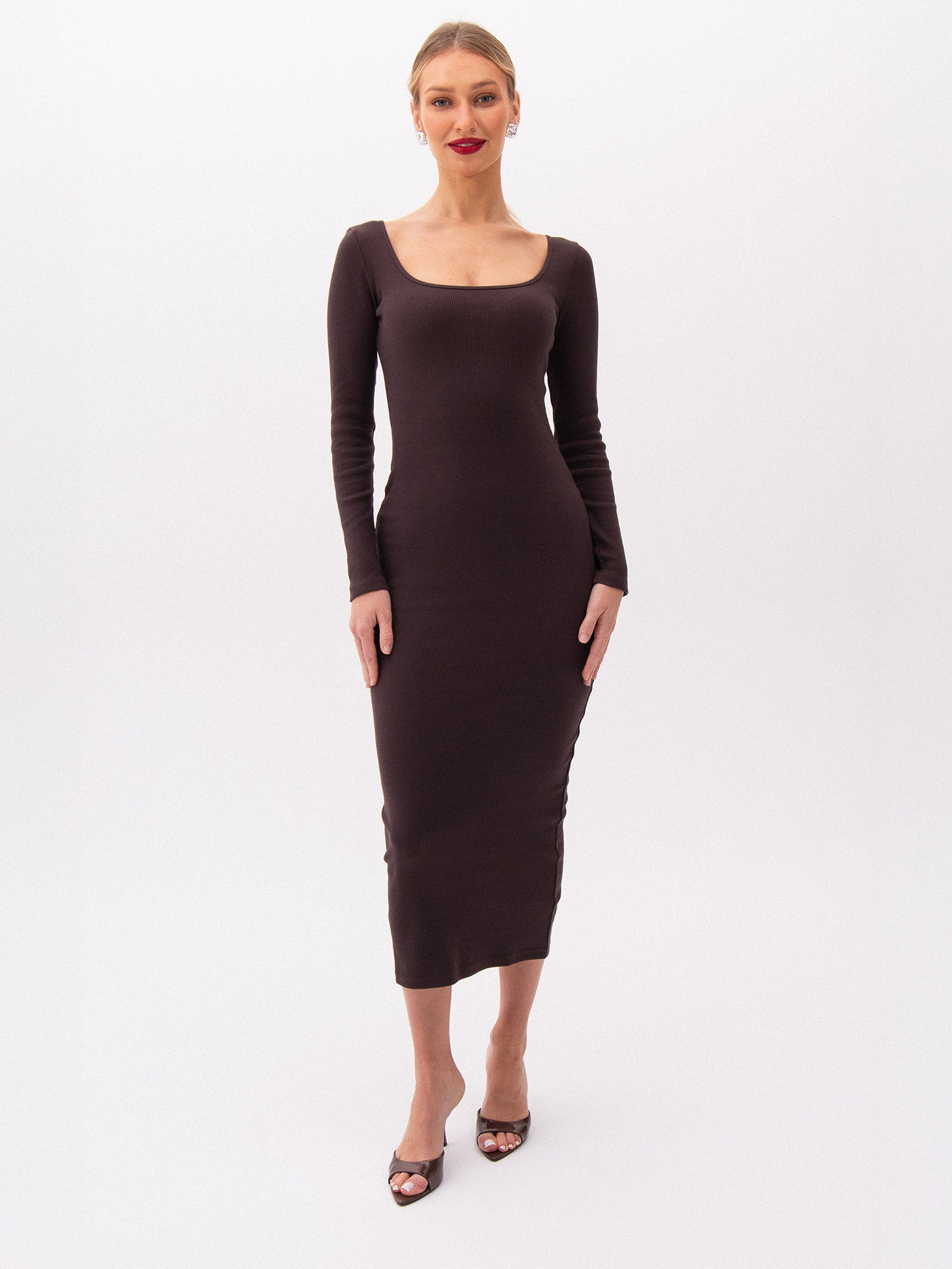 Castella - Ribbed maxi dress with a diamond neckline