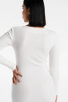 biała dopasowana sukienka midi z dekoltem w serce ze ściągacza "Ecru"