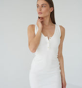 biała ściągaczowa sukienka min z rozpinanym dekoltem V "Ecru"