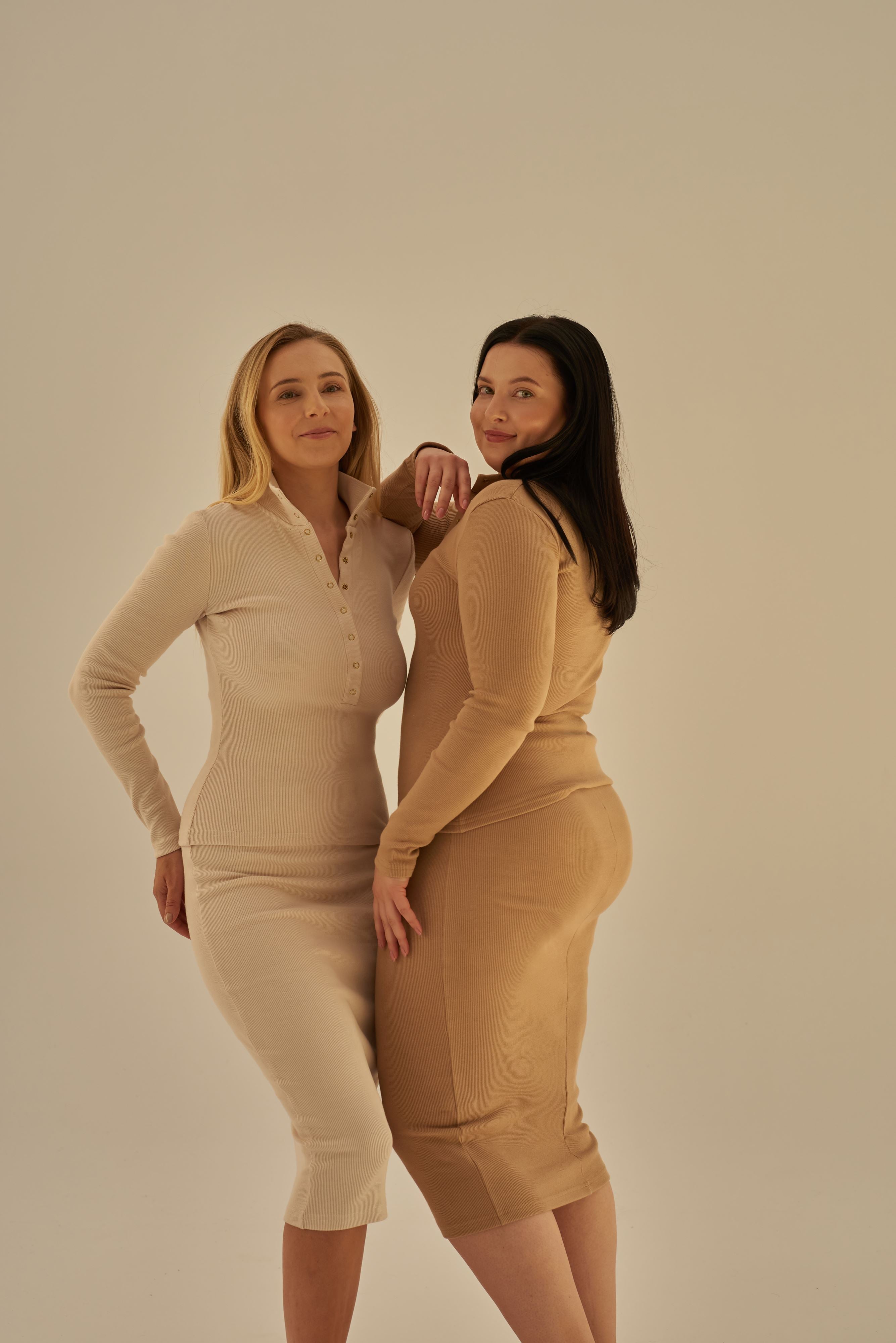 jasnobeżowy prążkowany top damski "Light Beige"