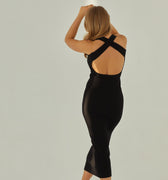 czarna ściagaczowa sukienka za kolano z odkrytymi plecami "Black"
