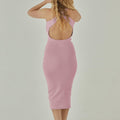 różowa ściagaczowa sukienka za kolano z odkrytymi plecami "Pink"
