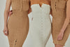 biała ściagaczowa sukienka za kolano na gumoniciach "Ecru"