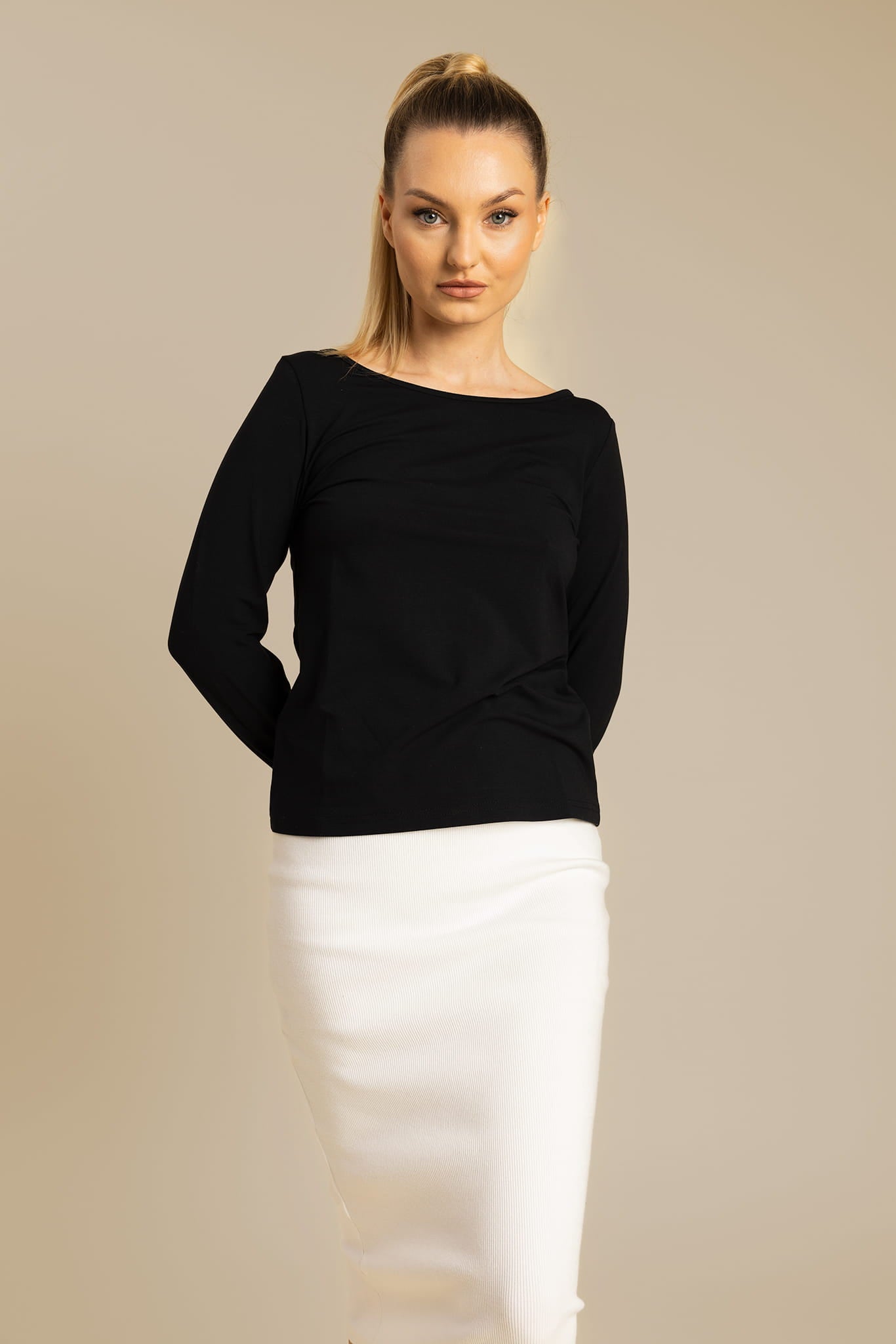 czarna koszulka damska basic "Black"