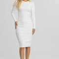 biała ściagaczowa sukienka za kolano basic "Ecru"